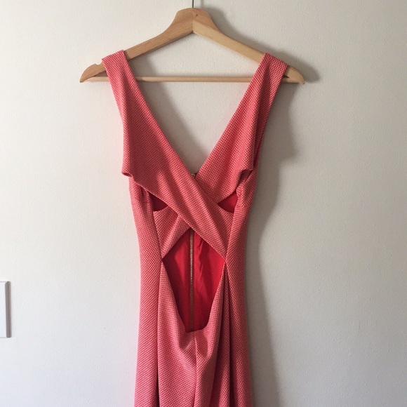 BEBE PINK FORM FITTING DRESS SIZE S - Picture 4 of 4